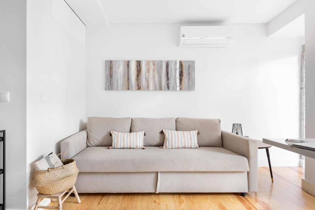Joivy Principe Real 2Br Apt With Terrace Nearby Botanical Garden Of Lisbon Exterior photo