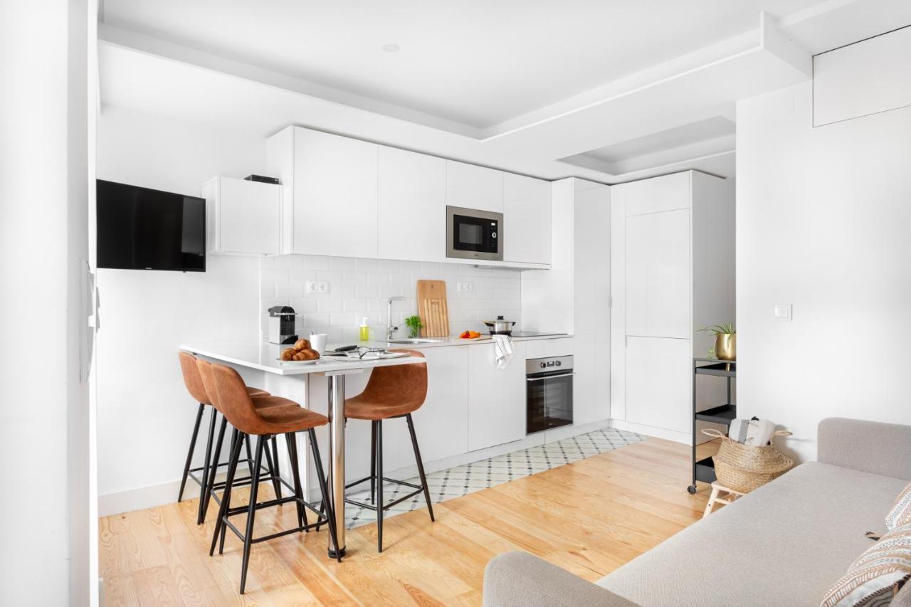 Joivy Principe Real 2Br Apt With Terrace Nearby Botanical Garden Of Lisbon Exterior photo