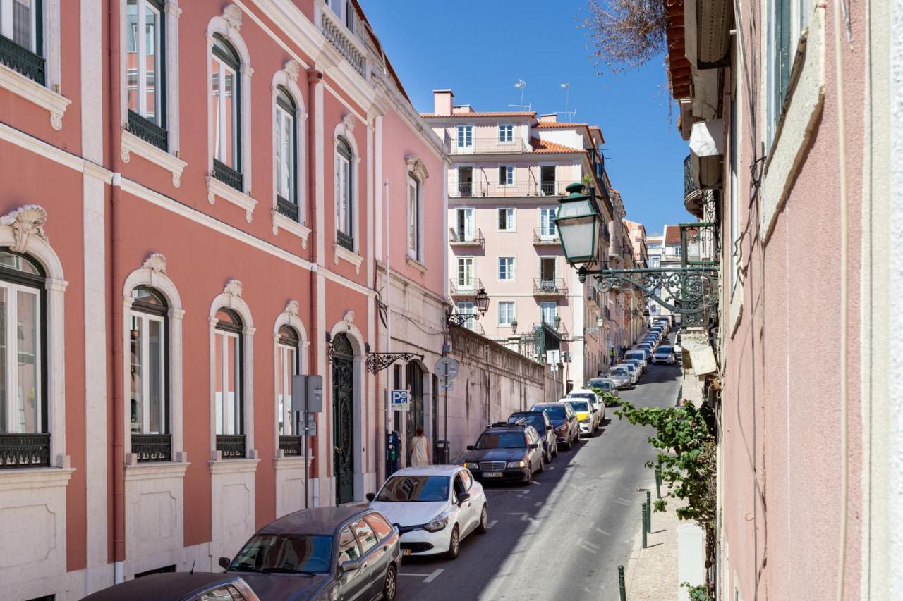 Joivy Principe Real 2Br Apt With Terrace Nearby Botanical Garden Of Lisbon Exterior photo
